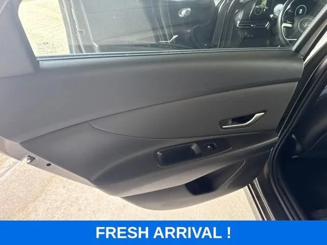 2024 Hyundai Elantra Limited photo 14