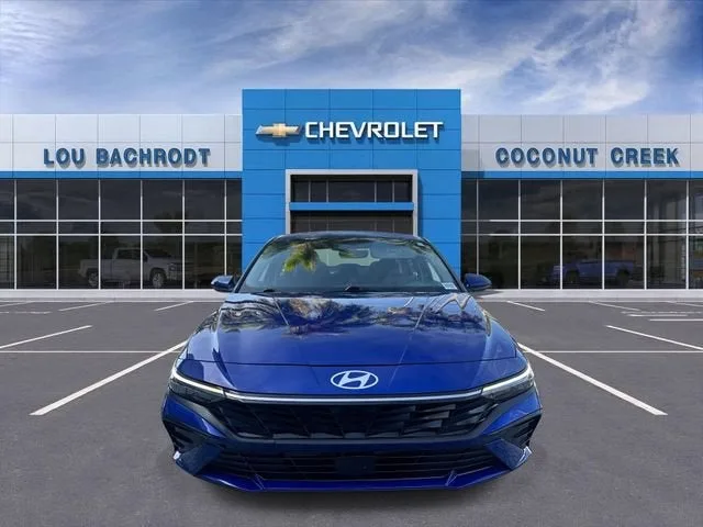 2025 Hyundai Elantra SEL Convenience photo 3