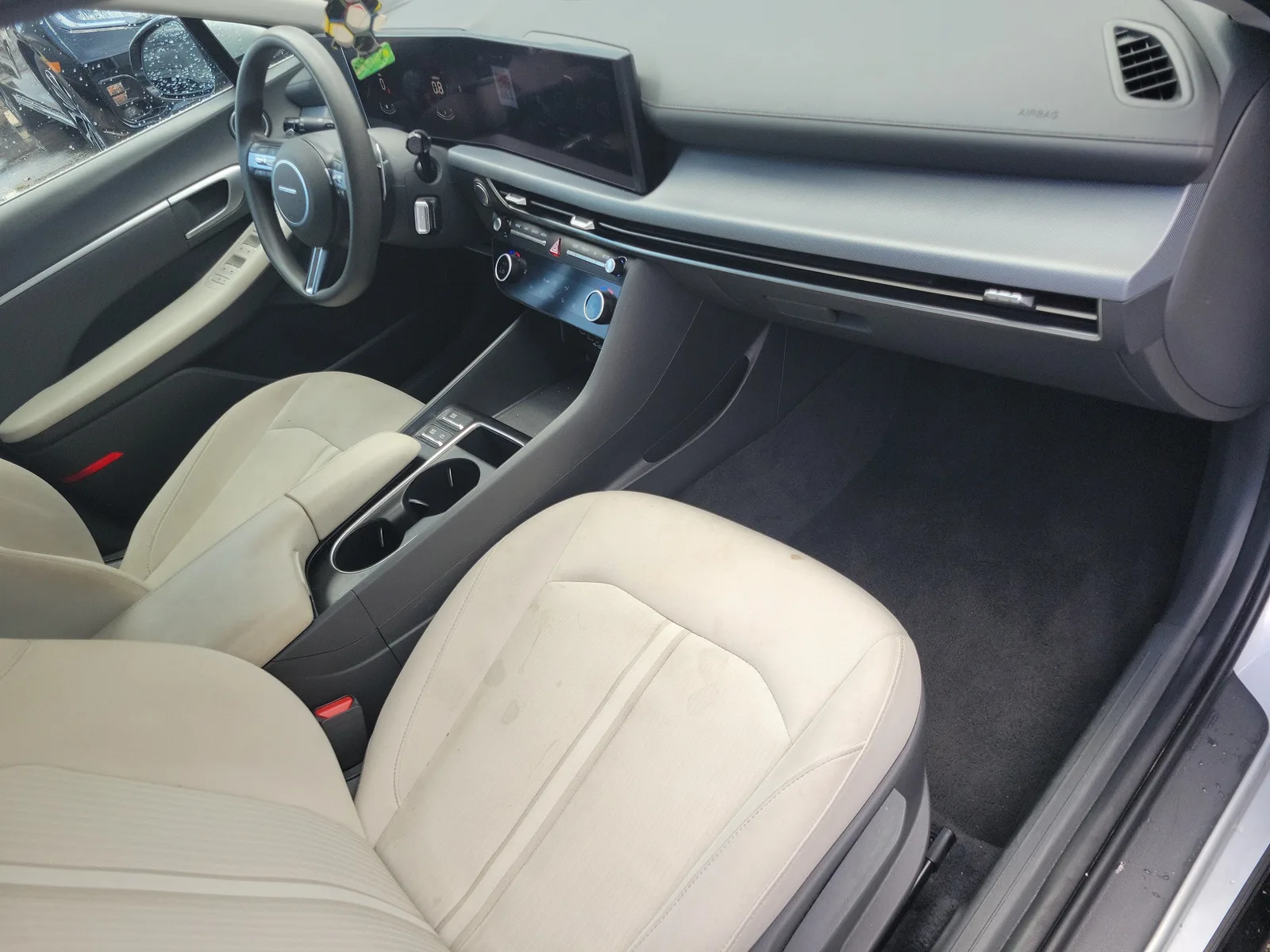 2025 Hyundai Sonata SEL photo 9