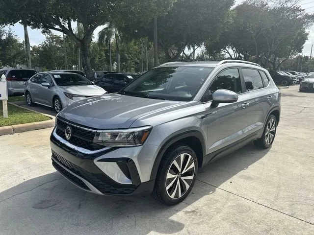 2024 Volkswagen Taos SE photo 38