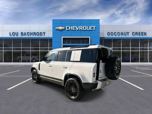 2025 Land Rover Defender S photo 6