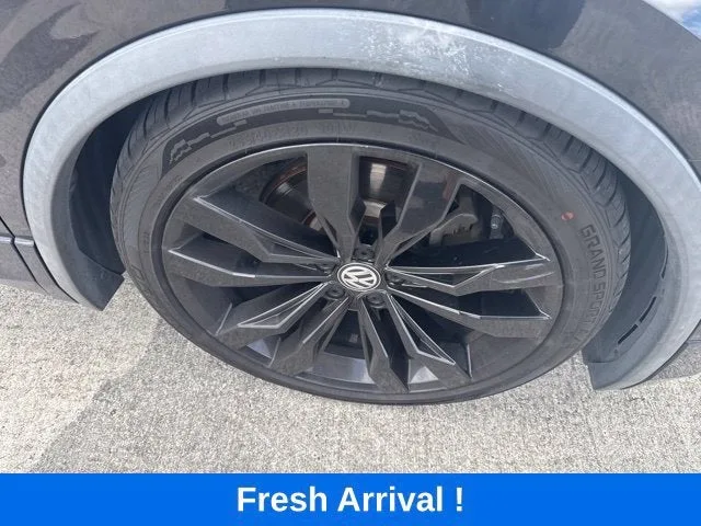2020 Volkswagen Tiguan SE photo 23