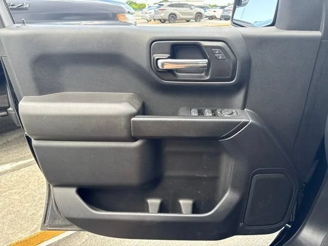 2022 Chevrolet Silverado 1500 LTD Custom photo 10
