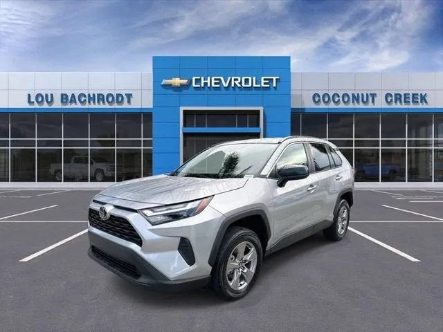 2025 Toyota RAV4 Hybrid LE photo 4