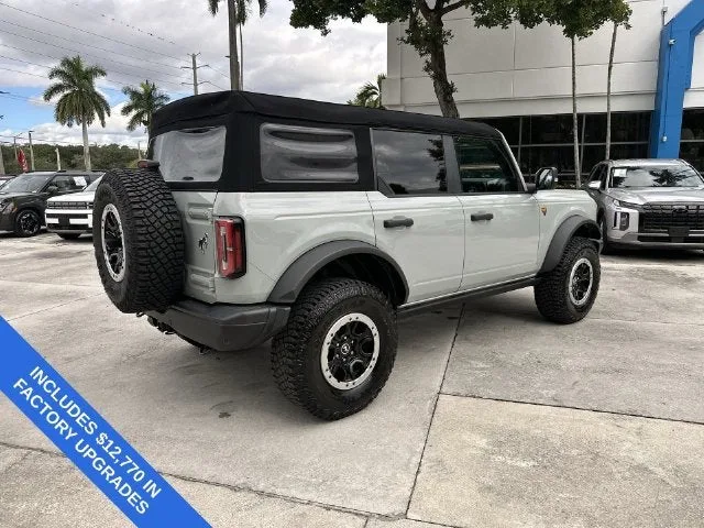 2023 Ford Bronco Base photo 38