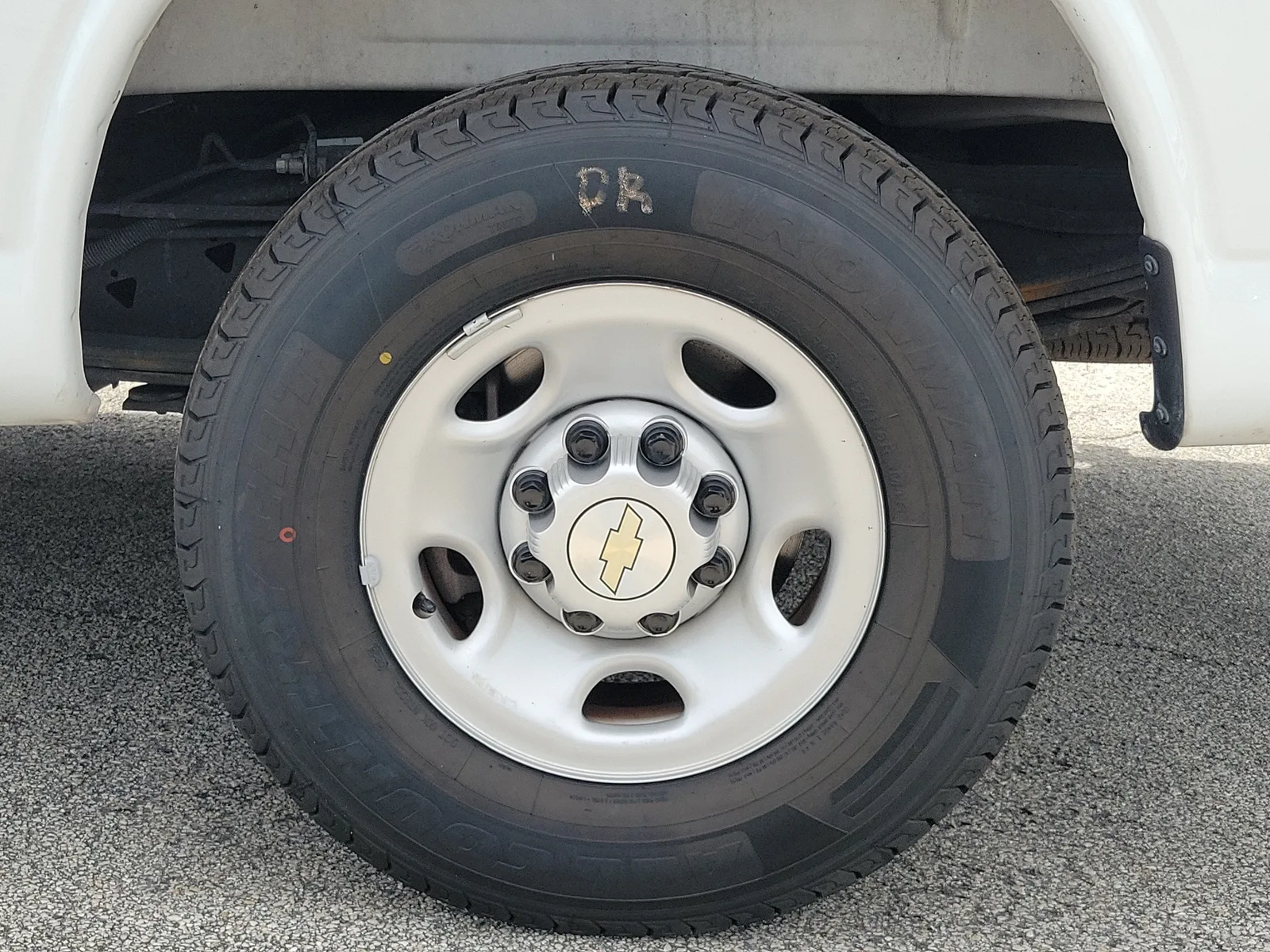 2025 Chevrolet Express Cargo WT photo 2