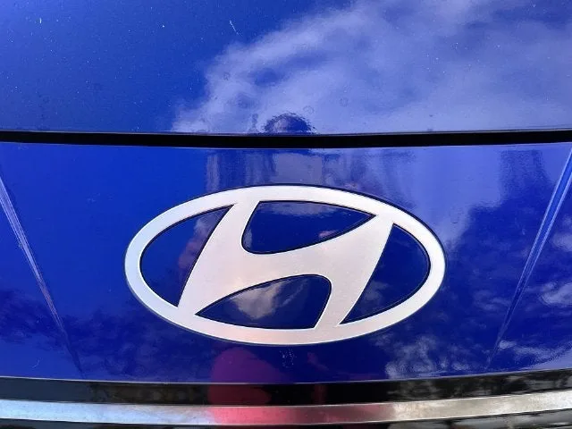 2025 Hyundai Elantra SEL Convenience photo 10