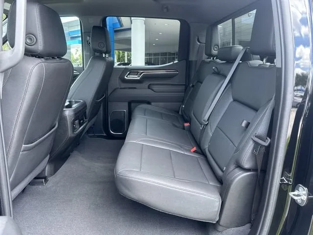 2024 Chevrolet Silverado 1500 RST photo 27
