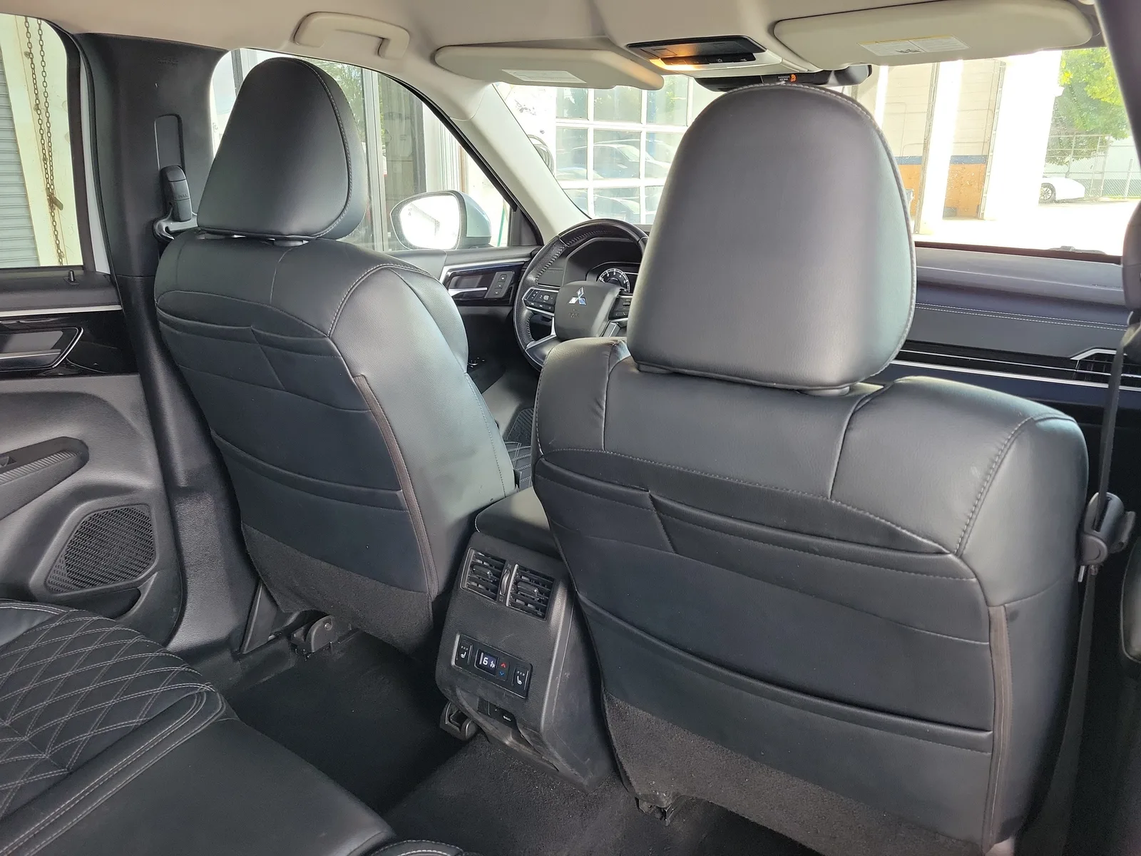2022 Mitsubishi Outlander SEL photo 8