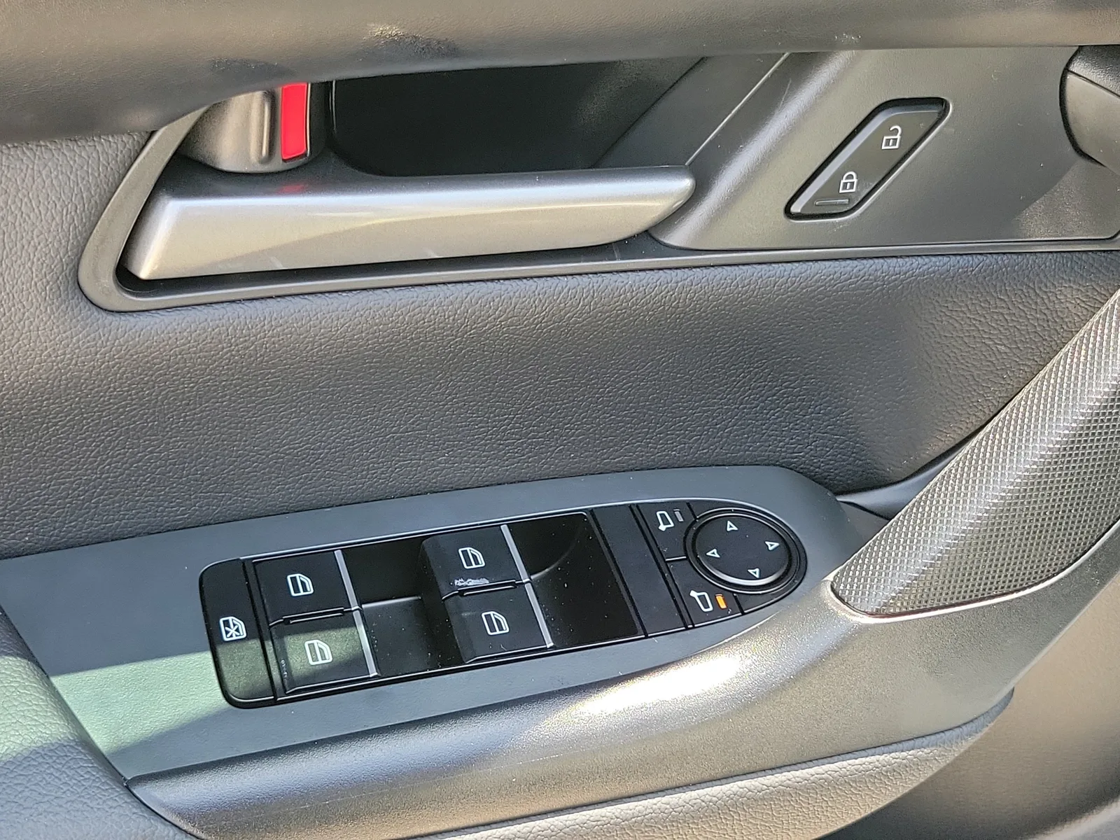2026 Mazda CX-50 Hybrid Premium photo 25
