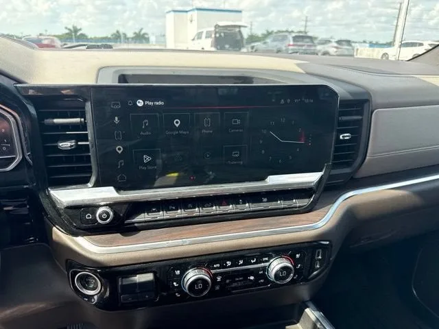 2022 GMC Sierra 1500 SLT photo 6