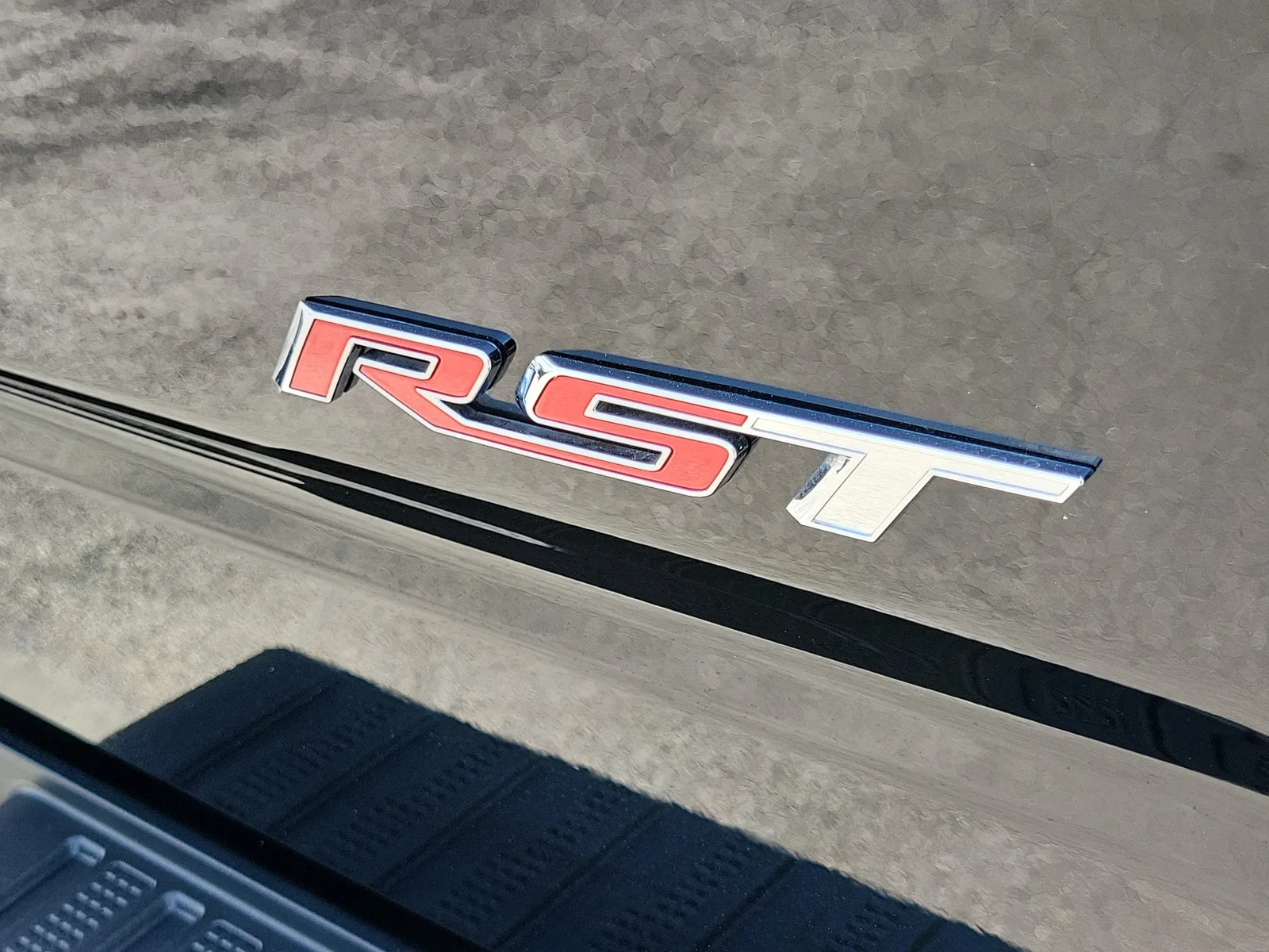 2022 Chevrolet Silverado 1500 LTD RST photo 12