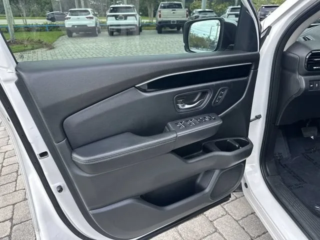 2023 Honda Pilot EX-L 8 Passenger photo 22