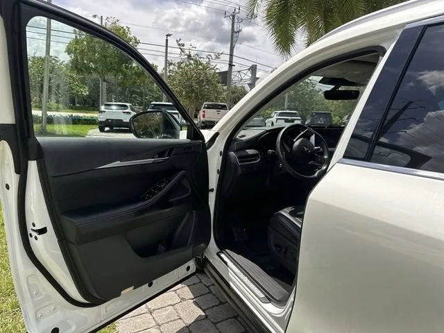 2023 INFINITI QX60 LUXE photo 22