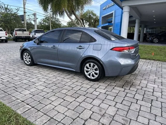 2023 Toyota Corolla LE photo 33