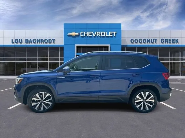 2024 Volkswagen Taos SE photo 5