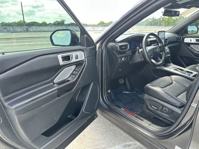 2020 Ford Explorer ST photo 22