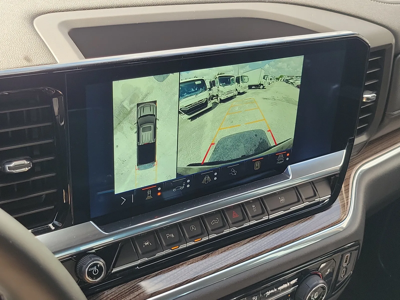 2025 Chevrolet Silverado 1500 RST photo 17