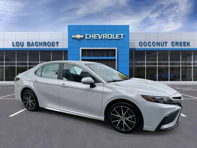 2024 Toyota Camry SE photo 2