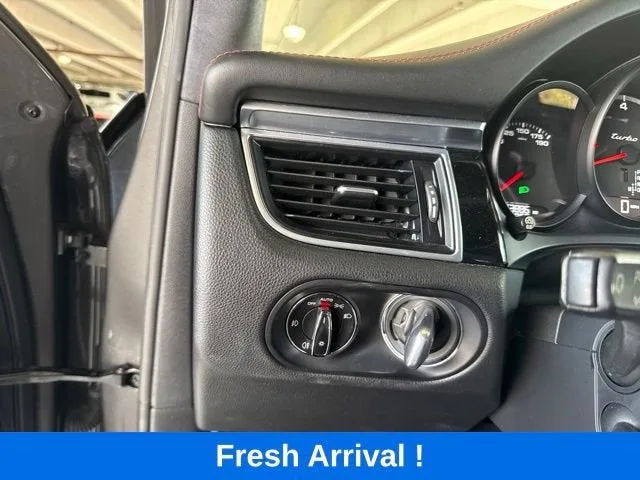 2018 Porsche Macan Turbo photo 9
