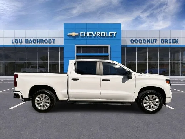 2025 Chevrolet Silverado 1500 Custom photo 9
