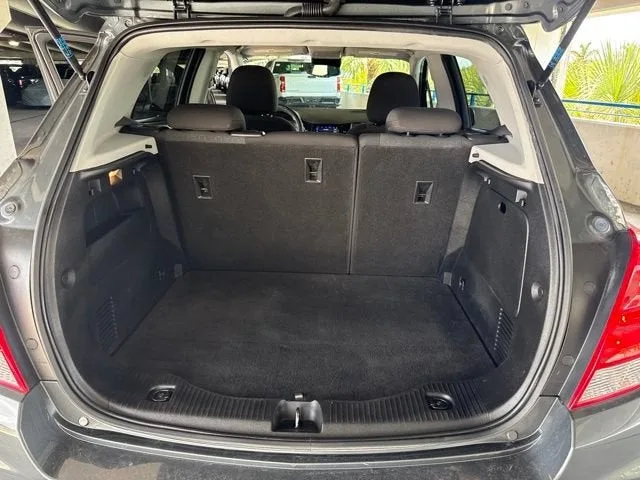 2020 Chevrolet Trax LS photo 4