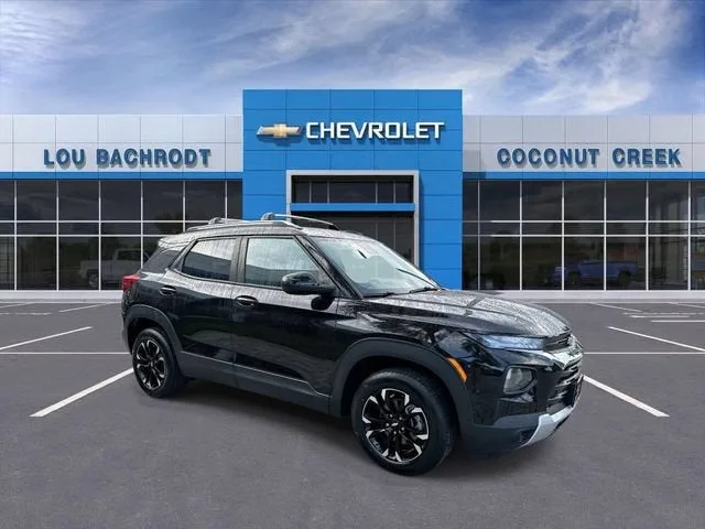 2021 Chevrolet Trailblazer LT photo 2