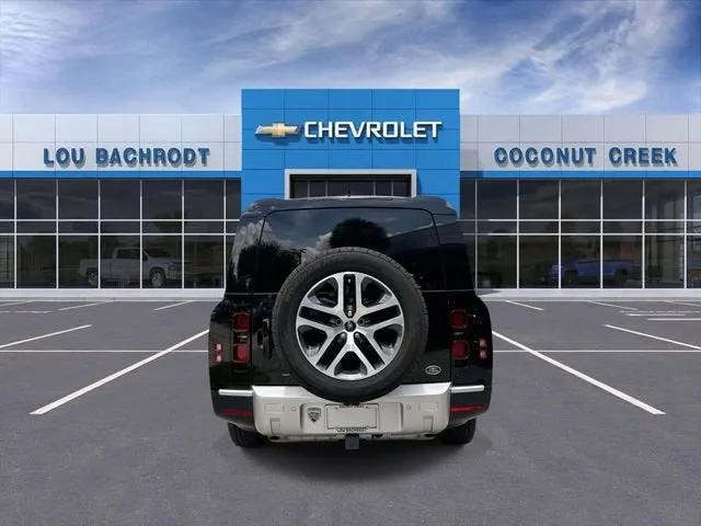 2023 Land Rover Defender SE photo 7