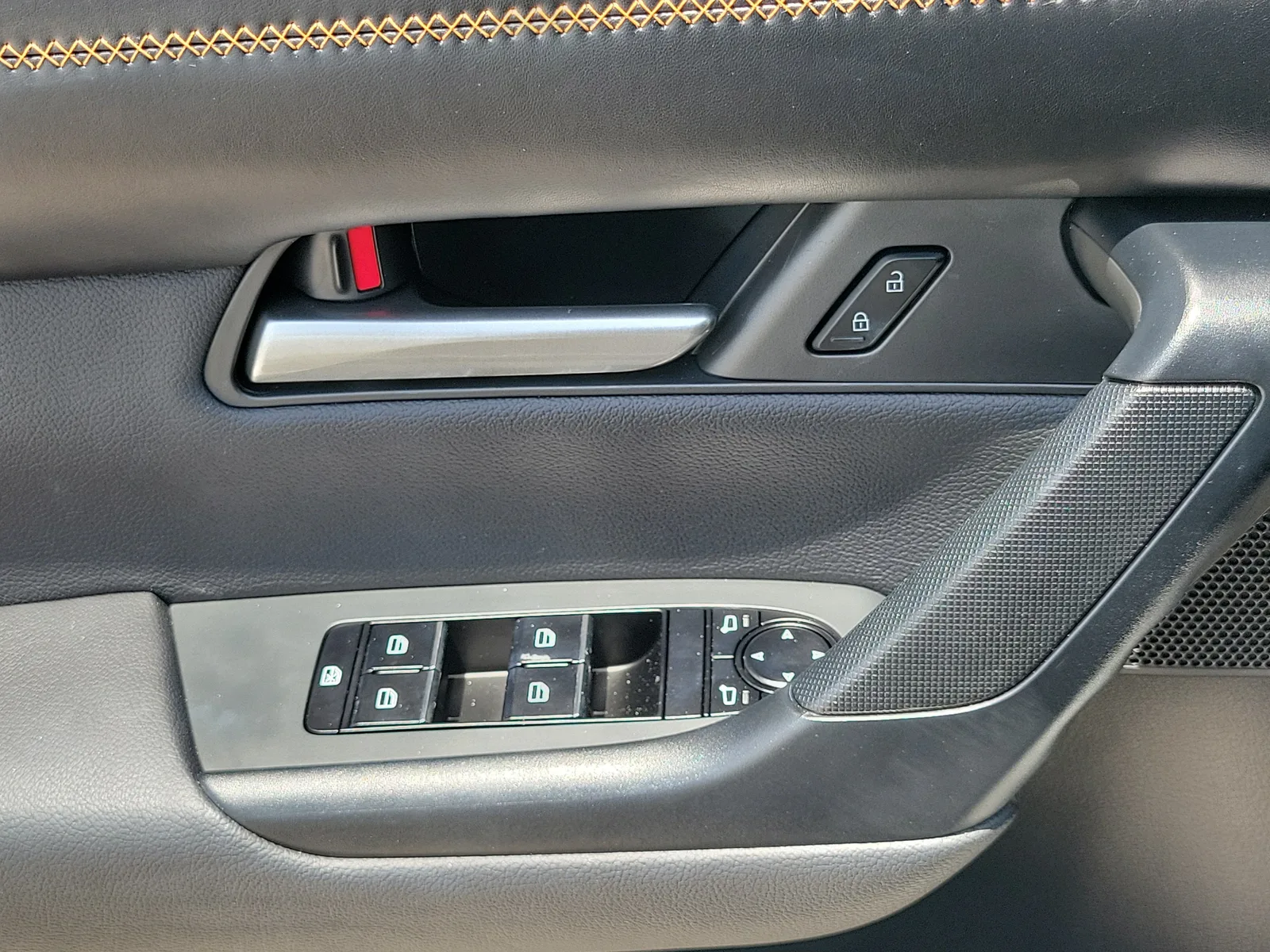 2026 Mazda CX-50 Hybrid Premium photo 16