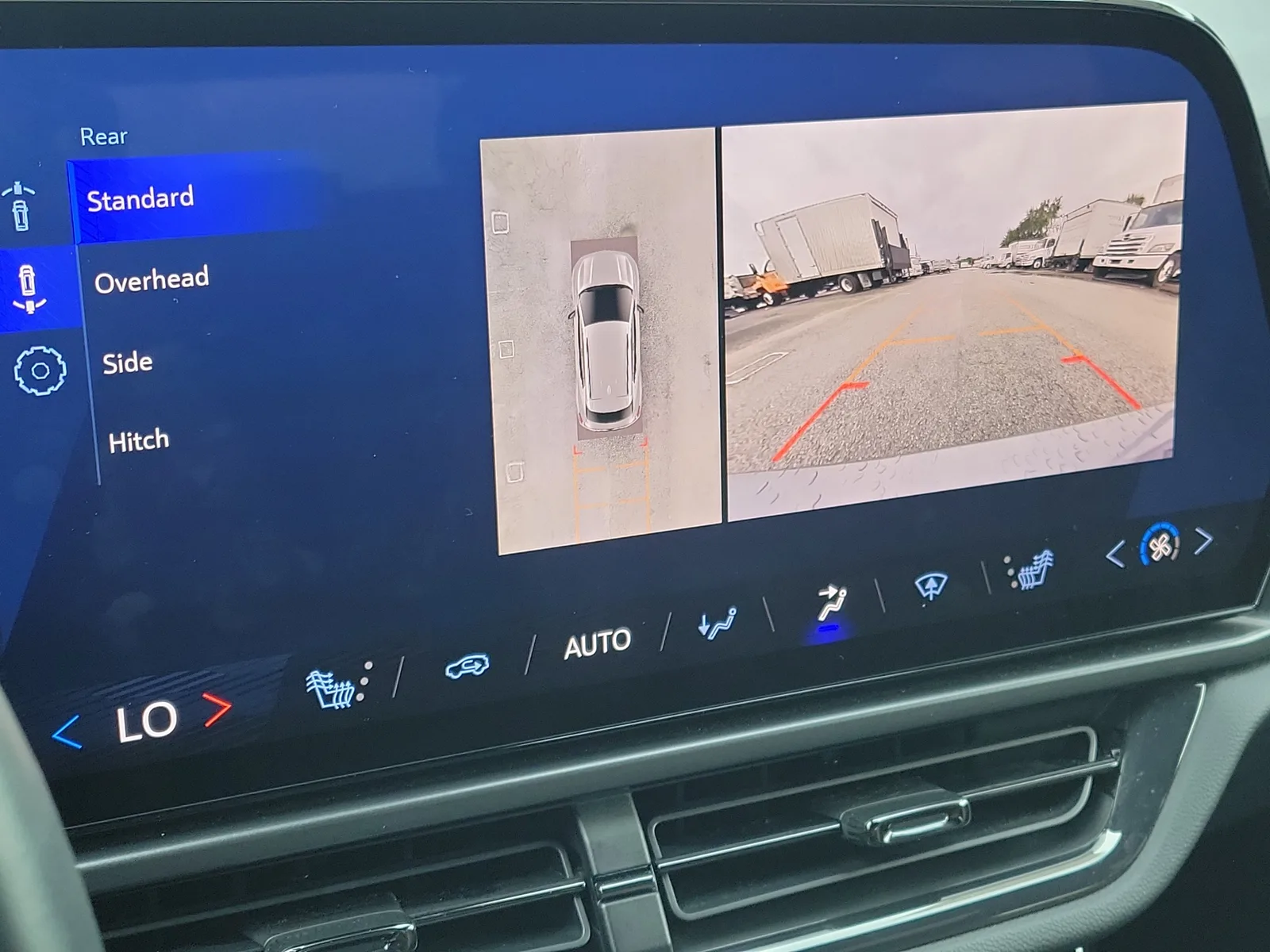 2024 Chevrolet Equinox EV RS photo 29