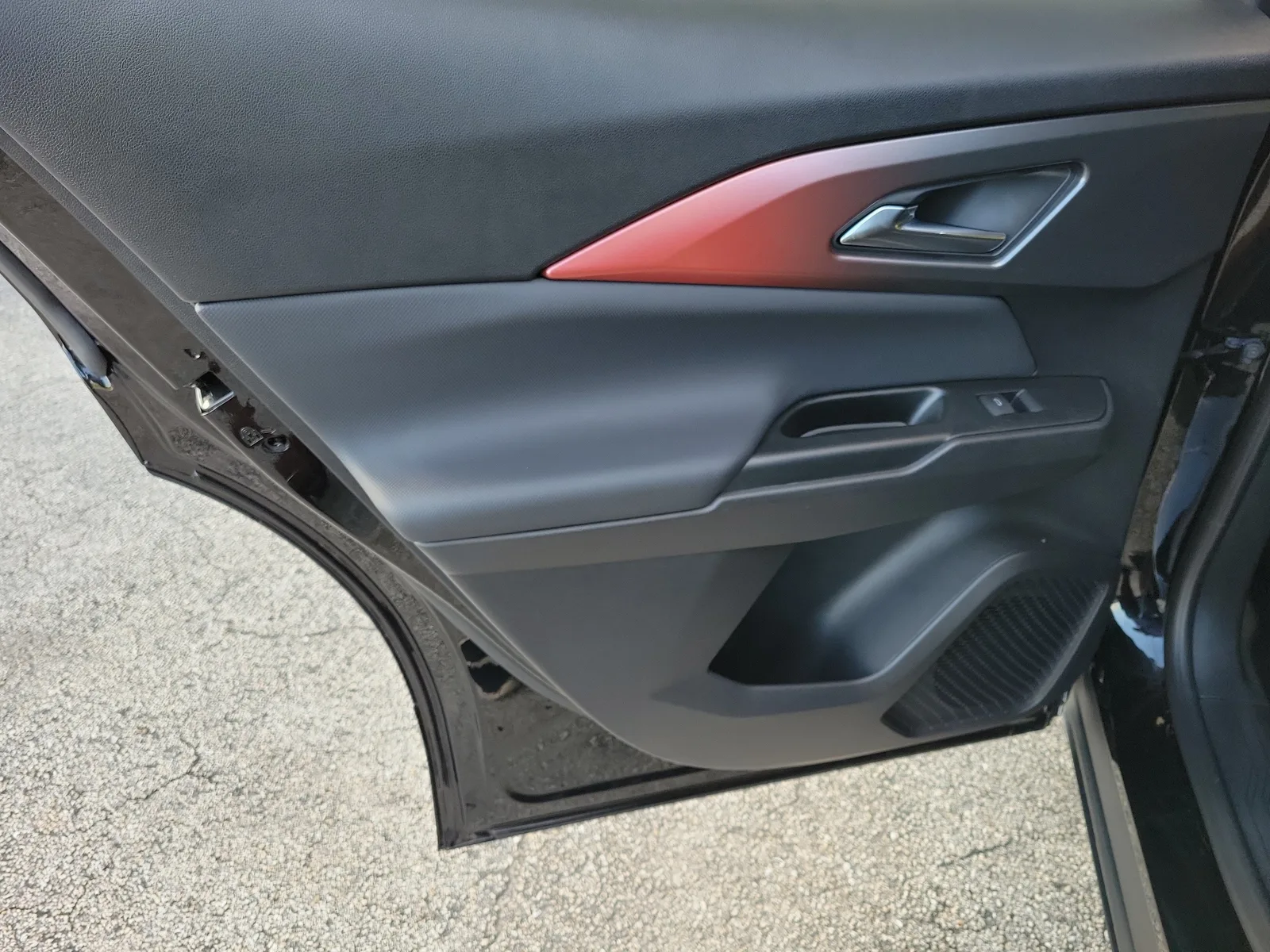 2024 Chevrolet Equinox EV RS photo 17