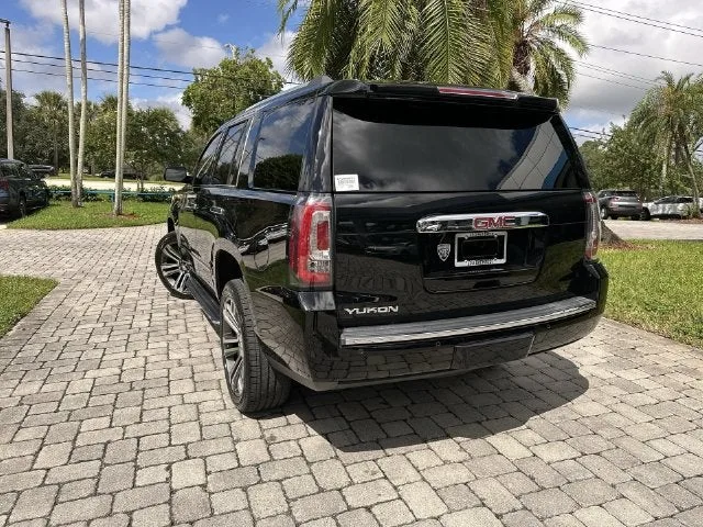 2019 GMC Yukon Denali photo 12