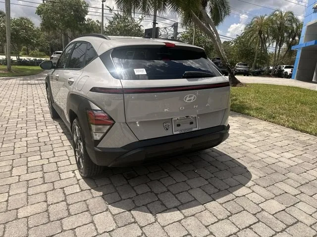 2025 Hyundai Kona SEL photo 35