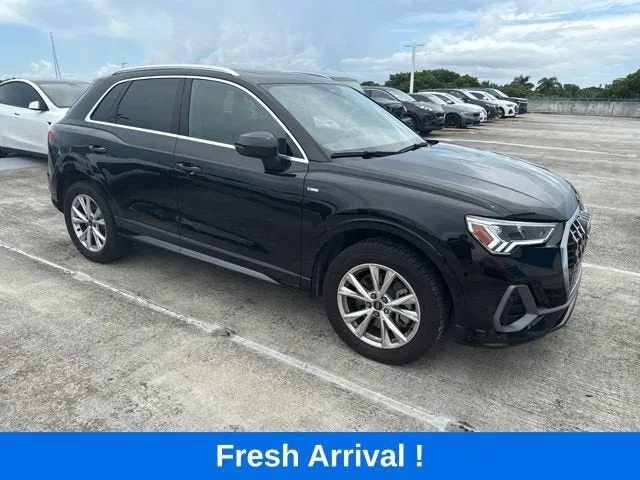 2025 Audi Q3 S line Premium photo 16