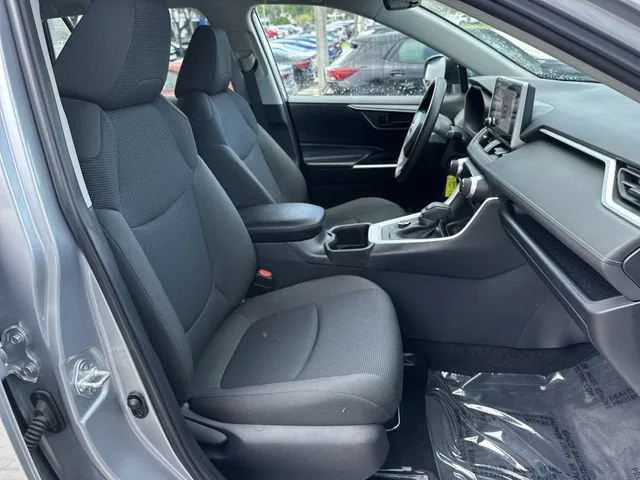 2025 Toyota RAV4 Hybrid LE photo 29