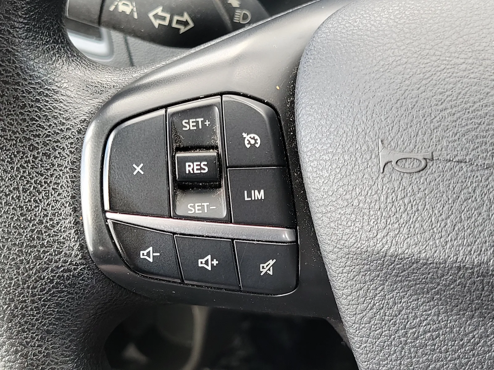2022 Ford Transit Passenger Wagon XL photo 26