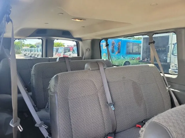 2018 Chevrolet Express Passenger 3500 LT photo 13
