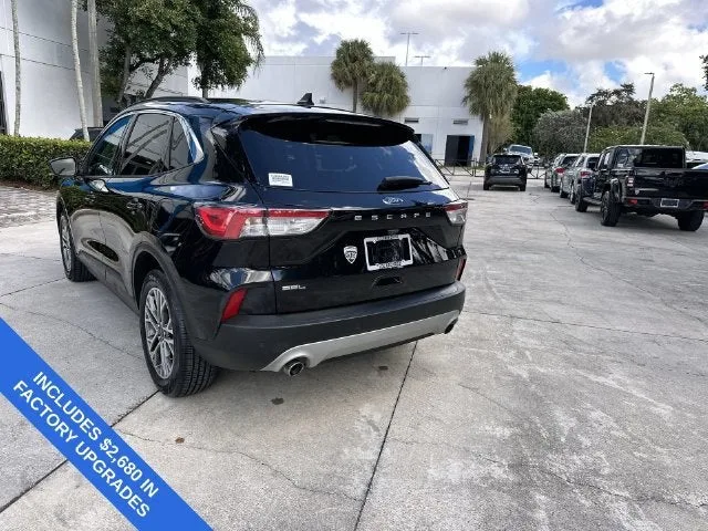 2022 Ford Escape SEL photo 35