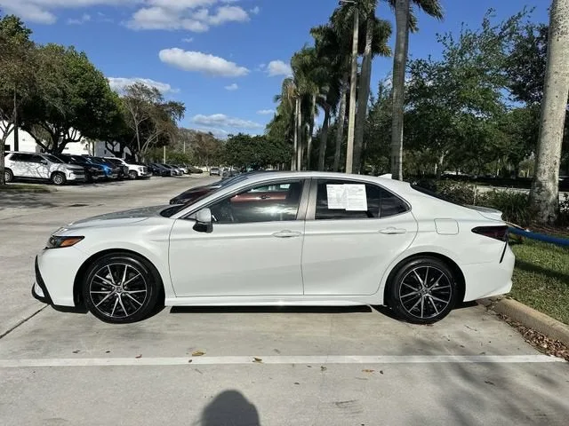 2024 Toyota Camry SE photo 16