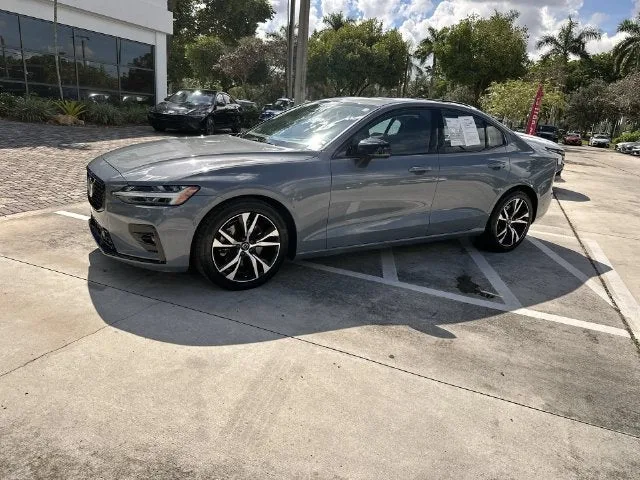 2024 Volvo S60 Plus Dark Theme photo 31