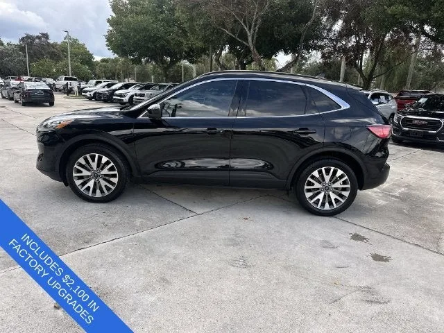 2021 Ford Escape Titanium photo 32