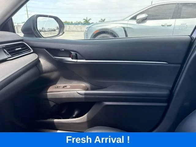 2021 Toyota Camry SE Nightshade photo 11