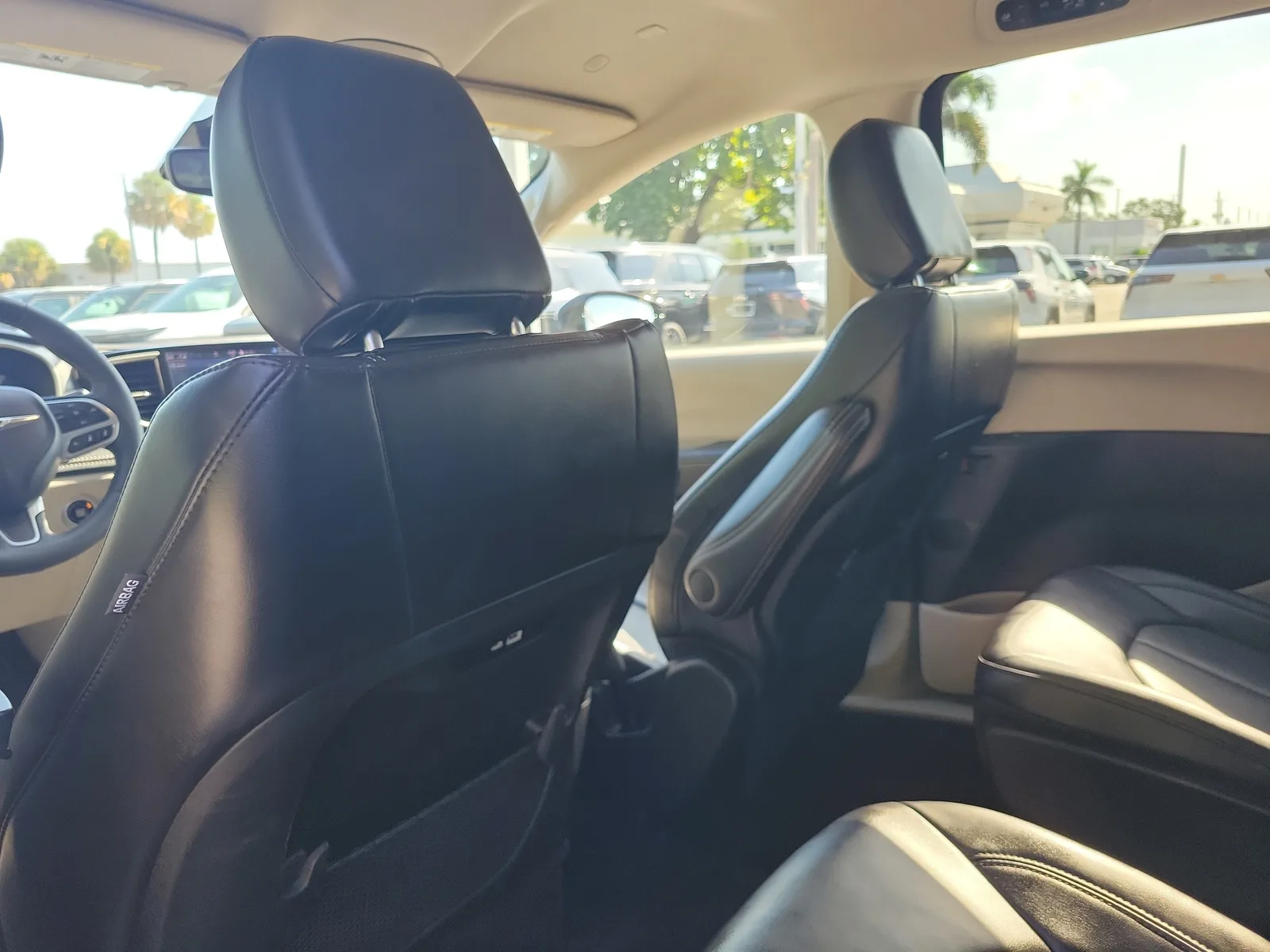 2024 Chrysler Pacifica Hybrid Select photo 15