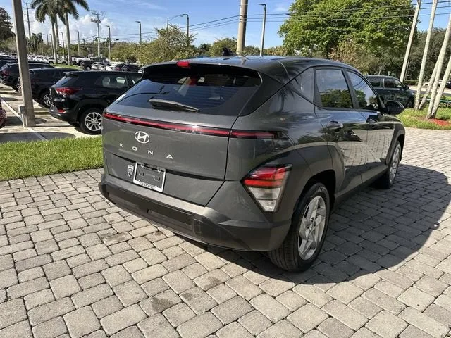 2024 Hyundai Kona SE photo 37