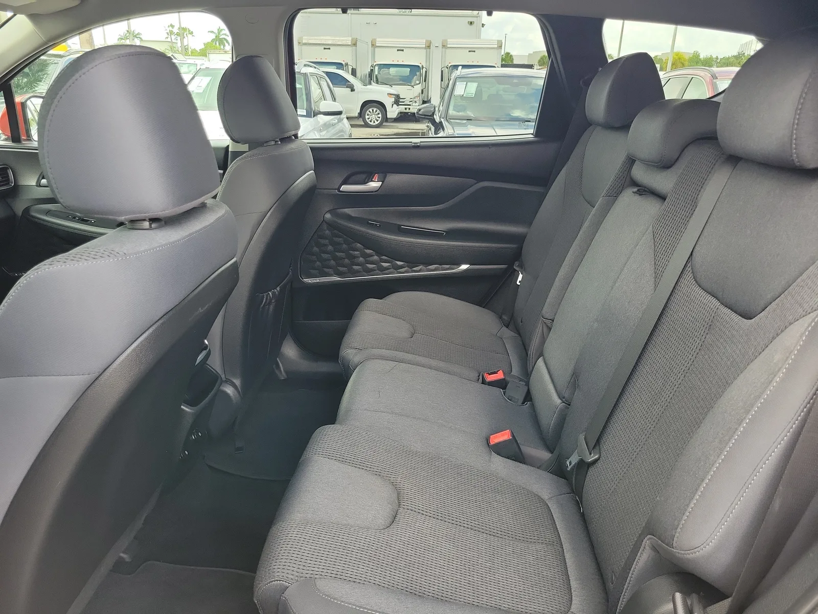 2019 Hyundai Santa Fe SEL Plus photo 12