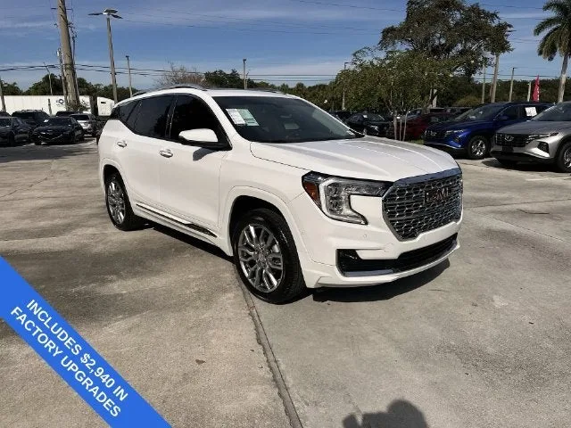 2024 GMC Terrain Denali photo 16