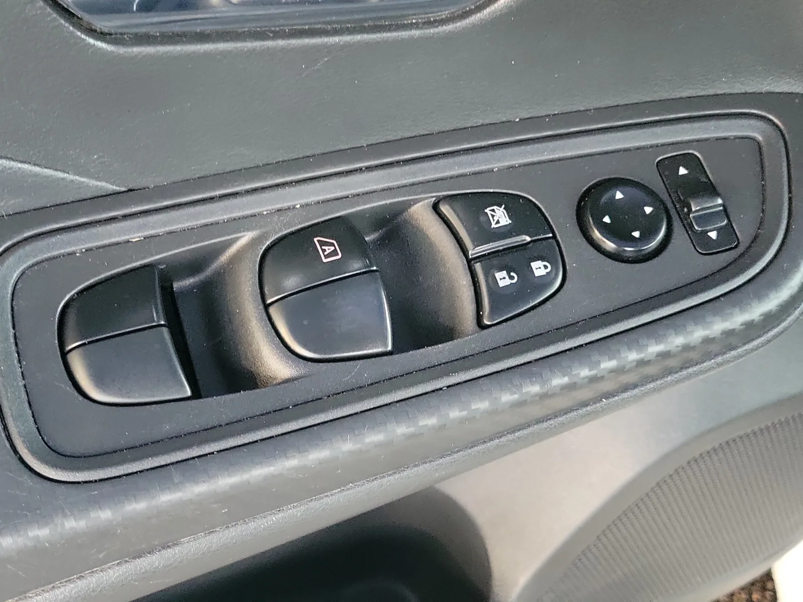 2024 Nissan Versa SV photo 16