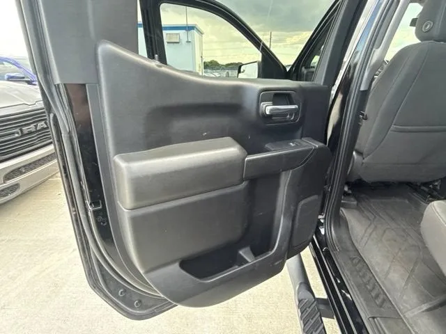 2022 Chevrolet Silverado 1500 LTD Custom photo 11