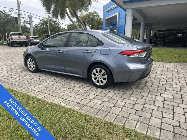 2024 Toyota Corolla LE photo 32