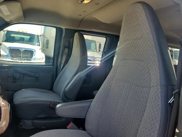 2018 Chevrolet Express Passenger 3500 LT photo 20
